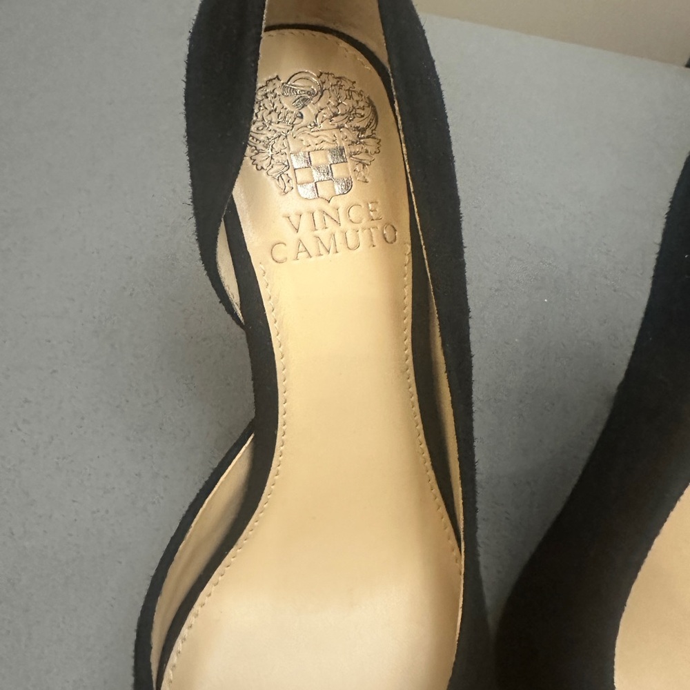 Vince Camino black suede heels never worn but no box